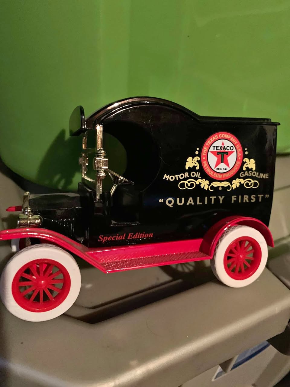 Gearbox 1912 Ford Model A Delivery Car Replica