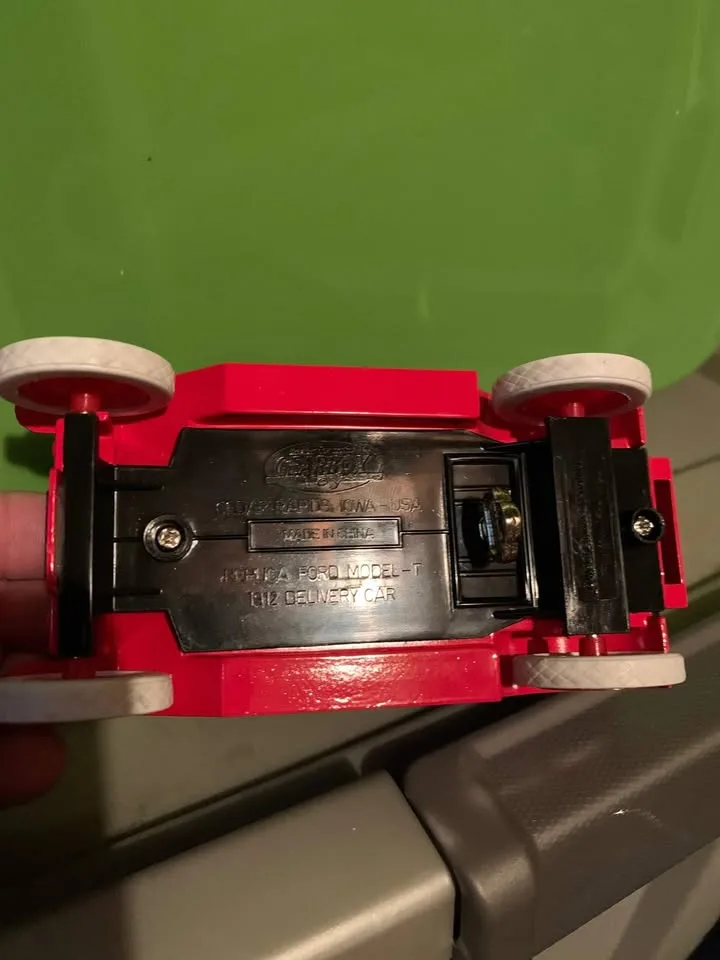 Gearbox 1912 Ford Model A Delivery Car Replica image indicator(5)