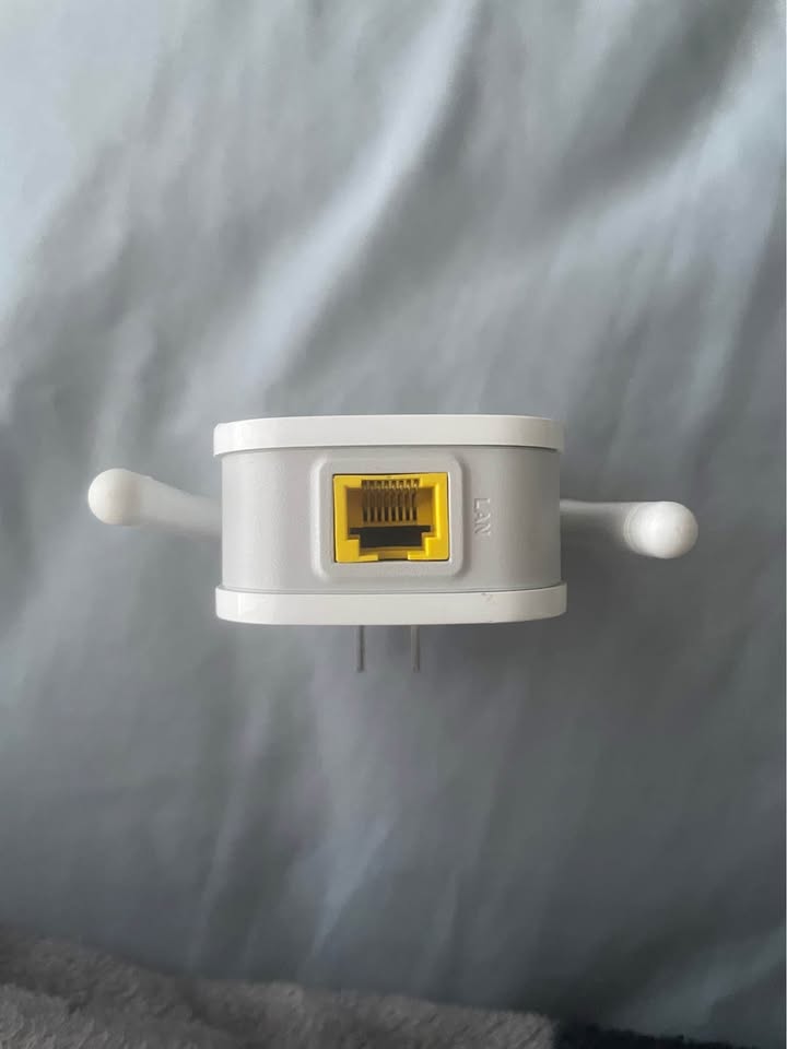 Wifi Extender with Ethernet Port - photo 3