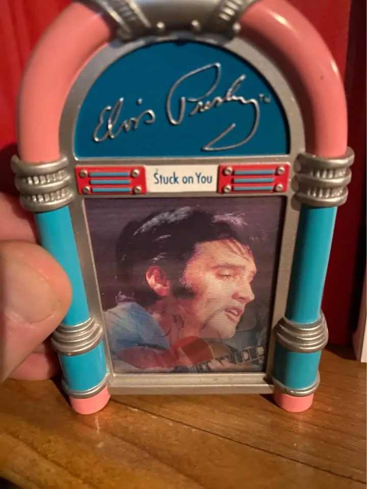 Elvis Presley Musical Ornament Lenticular Pics WORKS image indicator(2)