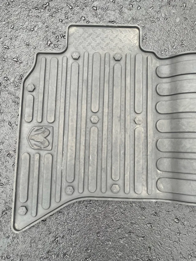 Ram 1500 rear floor liner/mat image indicator(4)