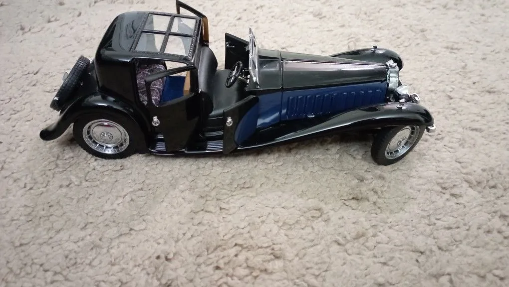 1930 Bugatti Royale Die Cast thumbnail
