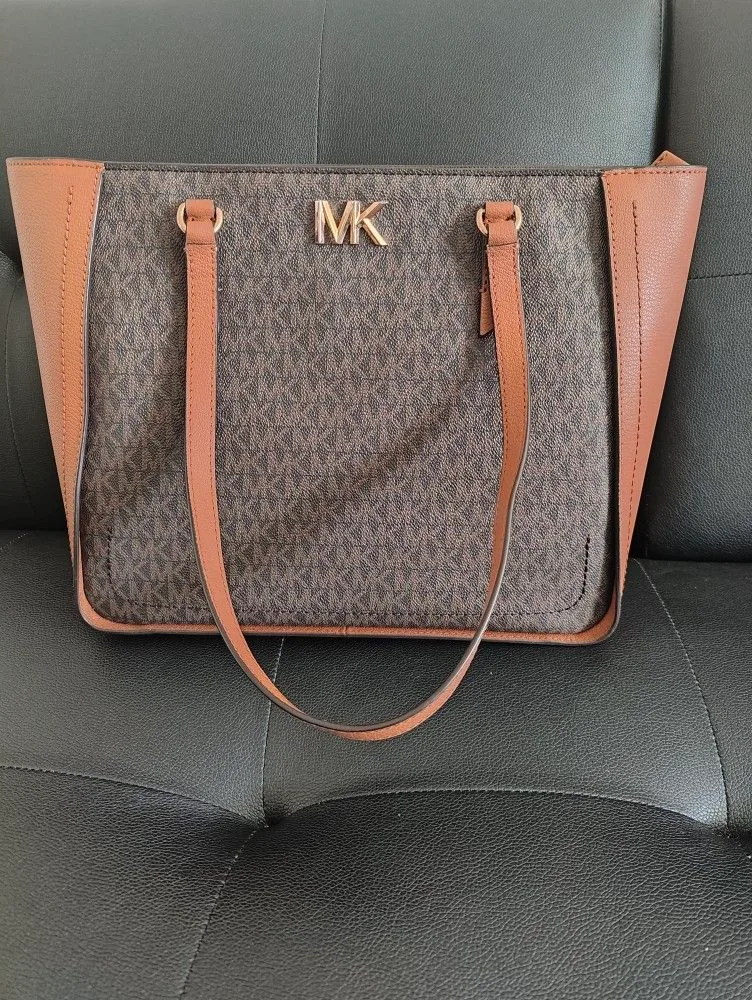 Michael Kors Shoulder Bag thumbnail