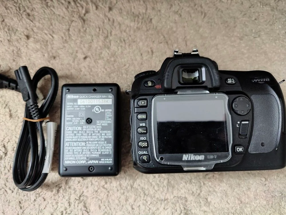 Nikon D80 DSLR thumbnail