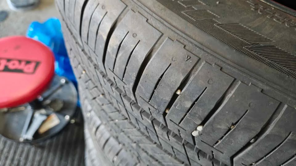 OEM Tesla 3 All Season Tires & Rims 235/45R18 Hankook - photo 3