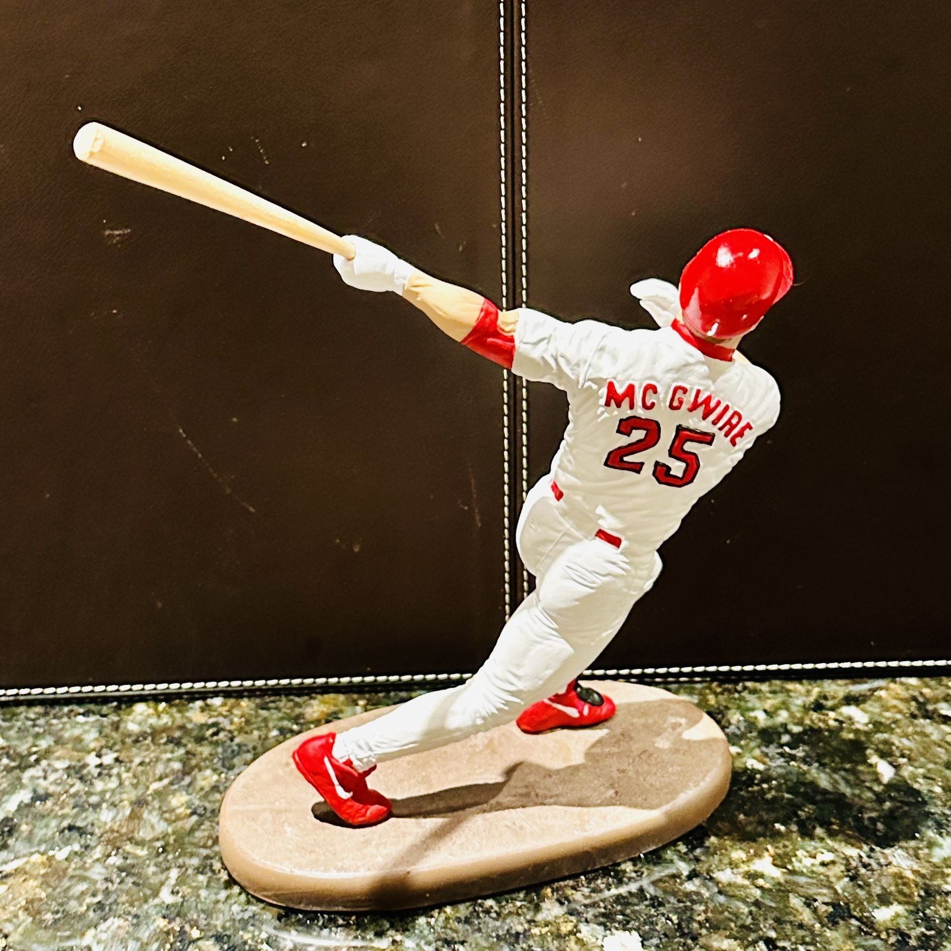 Mark McGwire Salvino Prestige Figurine Statue - photo 3