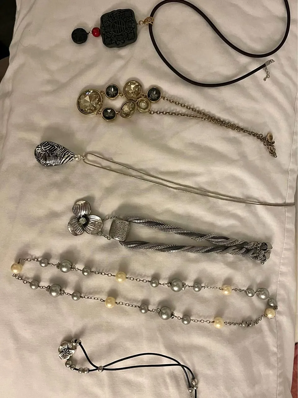 Vintage Y2k necklace gold and silver beautiful thumbnail