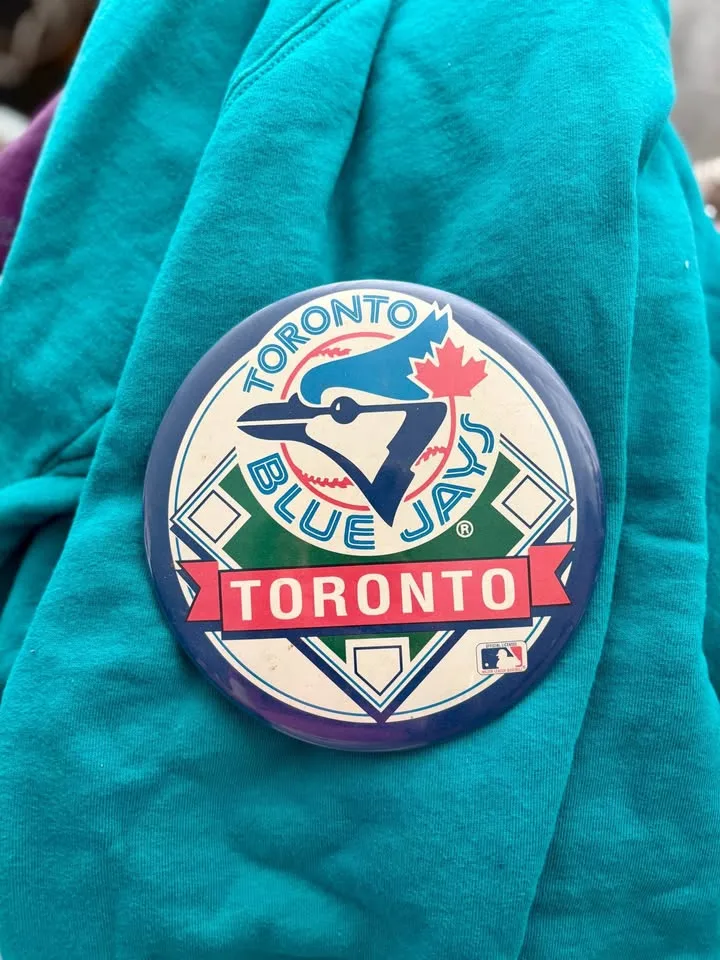 Vintage Blue Jays Buttons / Pins - 1993 World Champions image indicator(2)