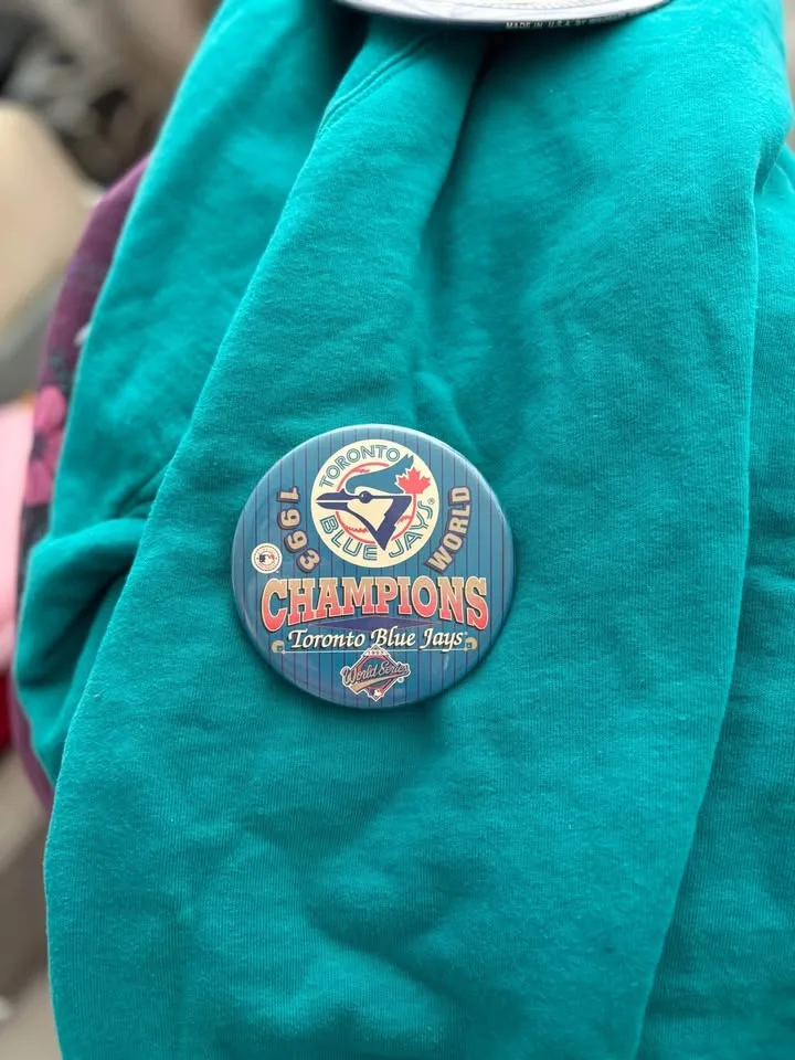 Vintage Blue Jays Buttons / Pins - 1993 World Champions image indicator(3)