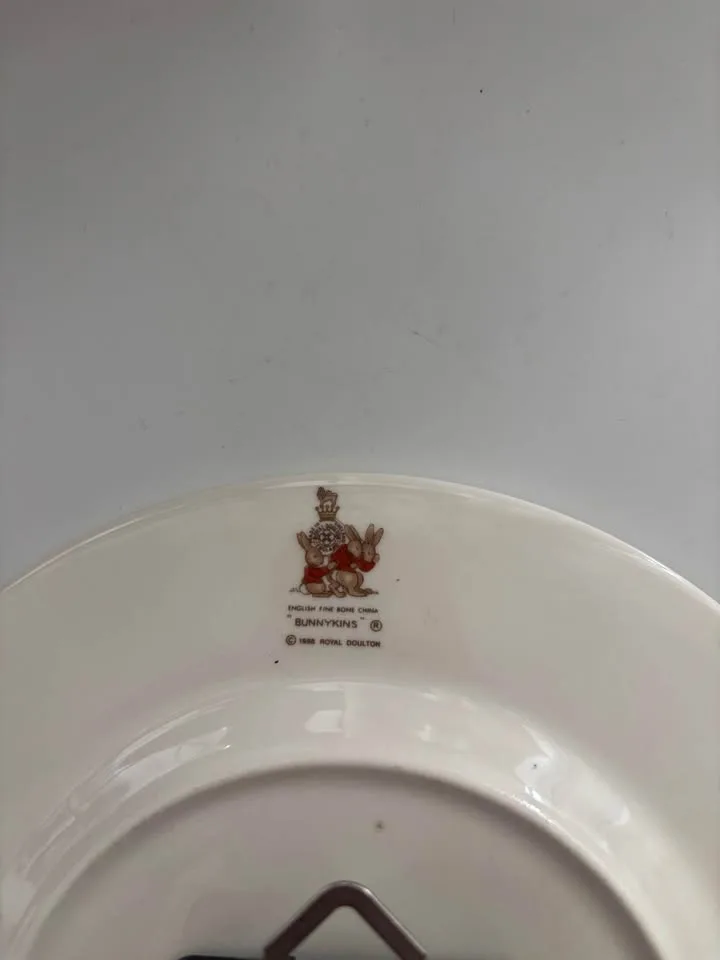 Vintage Royal Doulton Bunnykins Clock image indicator(4)