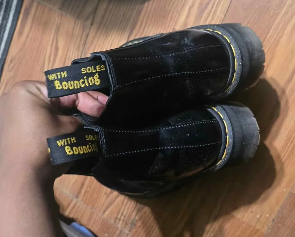 Doc Martens Chelsea boots image indicator(3)