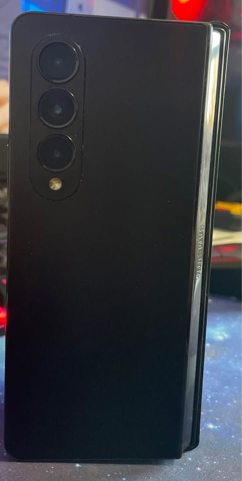 Samsung Galaxy Z Fold 4 – 512GB (Black) – Excellent Condition - photo 3