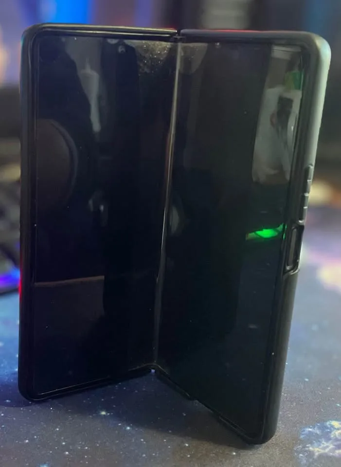 Samsung Galaxy Z Fold 4 – 512GB (Black) – Excellent Condition image indicator(4)