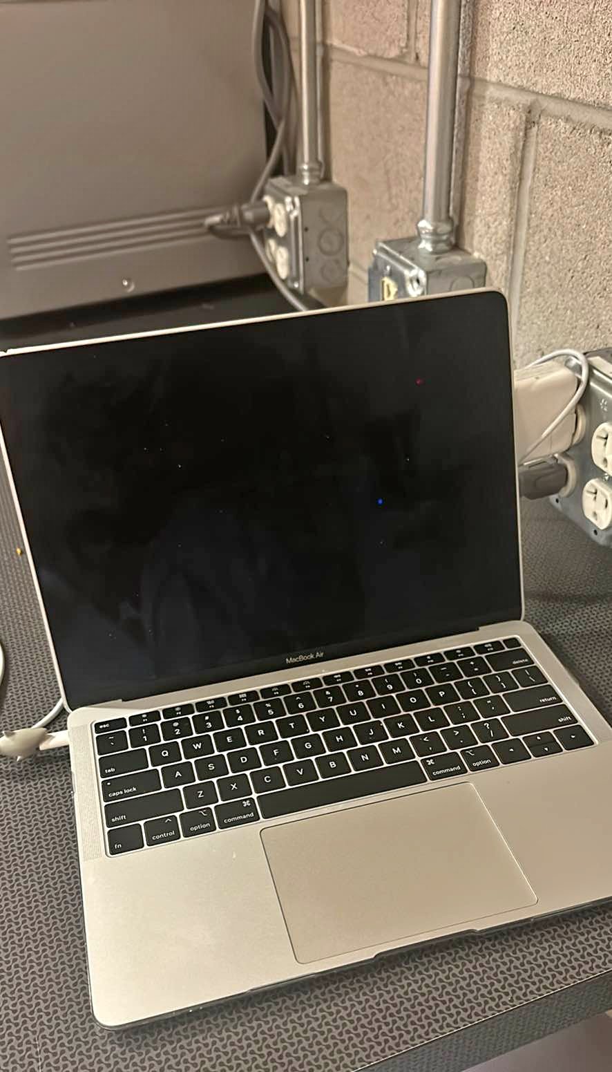 Macbook Air 13” (2019)