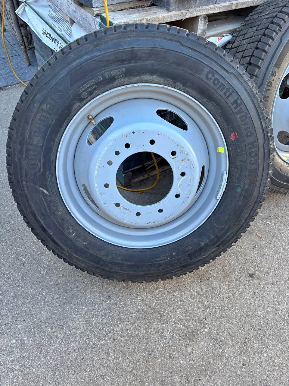 Continental Conti Hybrid HD3 225/70R19.5
