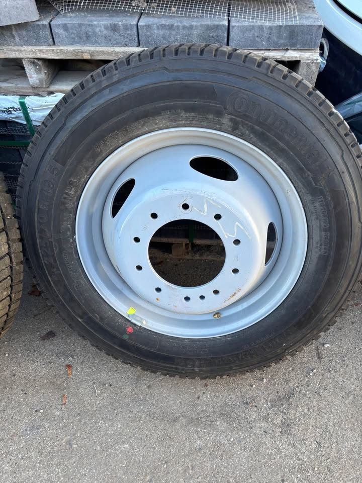 Continental Conti Hybrid HD3 225/70R19.5 - photo 2