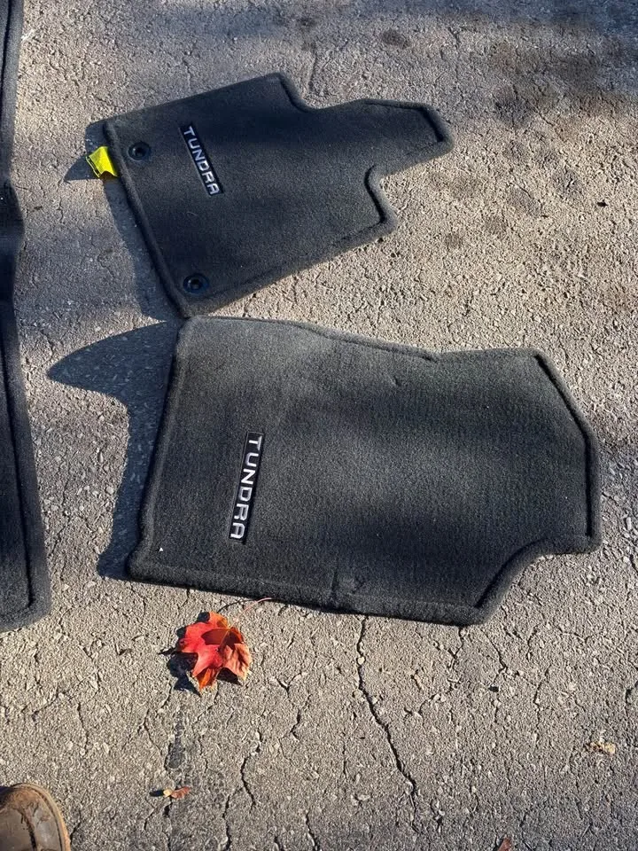 New Toyota Tundra floor mats image indicator(3)