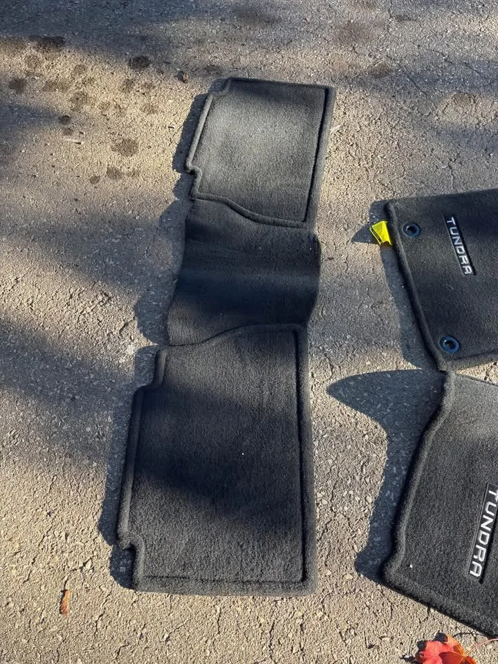 New Toyota Tundra floor mats image indicator(4)