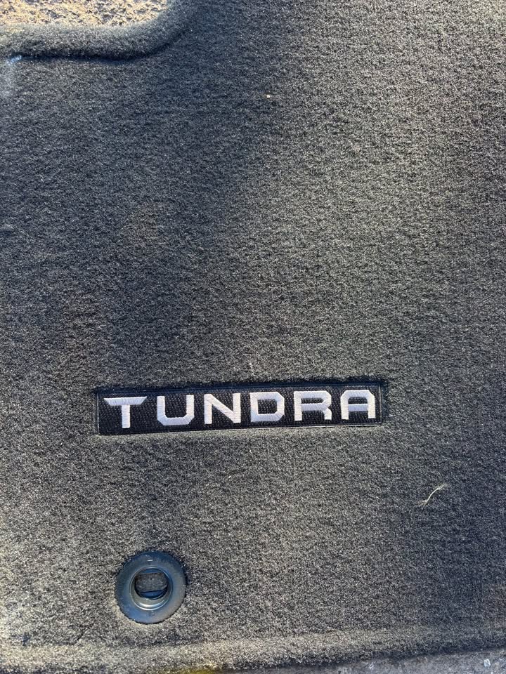 New Toyota Tundra floor mats - photo 5