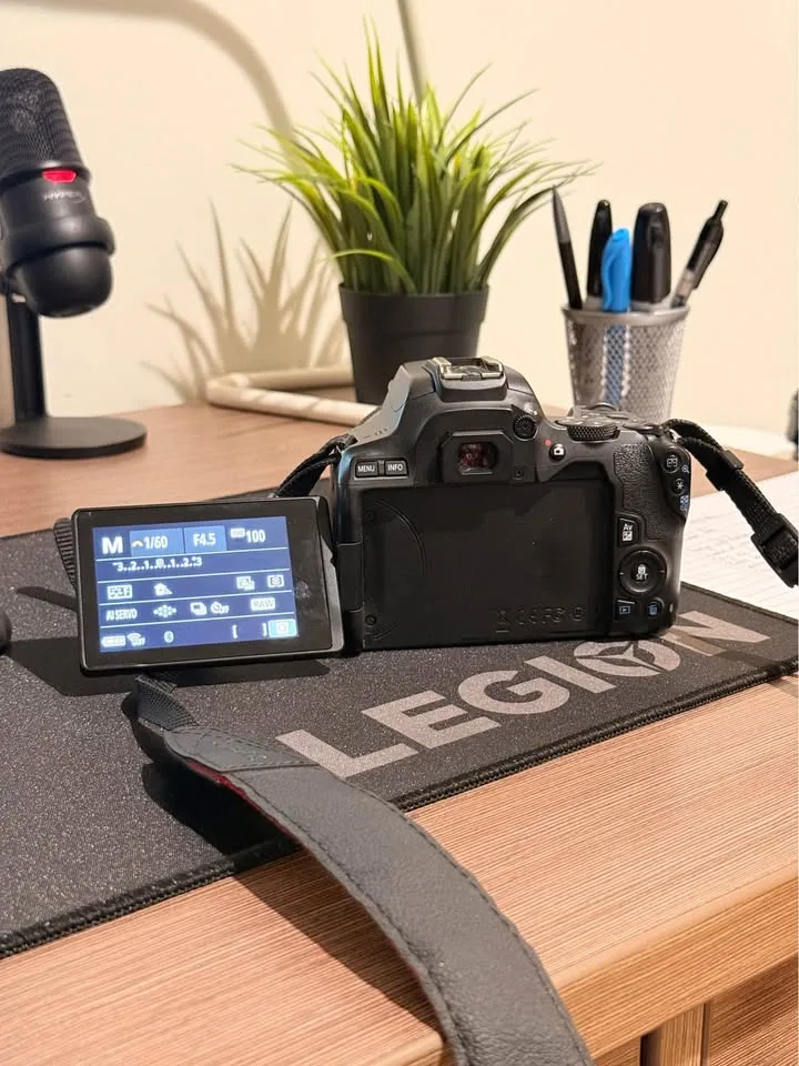 Canon Rebel SL3 Photography Bundle image indicator(4)