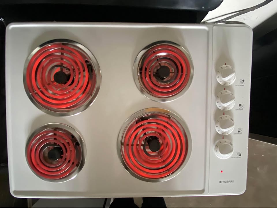 NEVER USED Frigidaire Stovetop / Cooktop. AS NEW… CAN DELIVER - photo 2