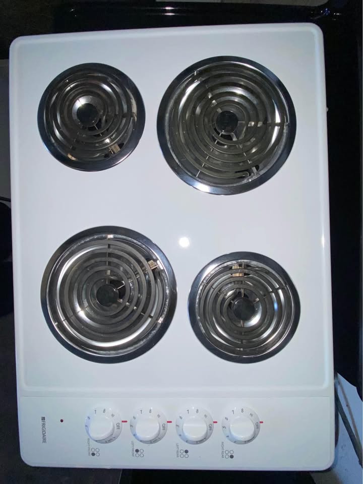 NEVER USED Frigidaire Stovetop / Cooktop. AS NEW… CAN DELIVER - photo 4