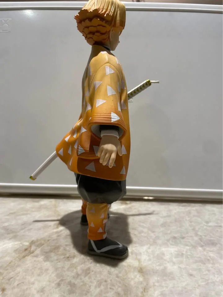 Demon Slayer Figures + Bonus Pins Set image indicator(5)