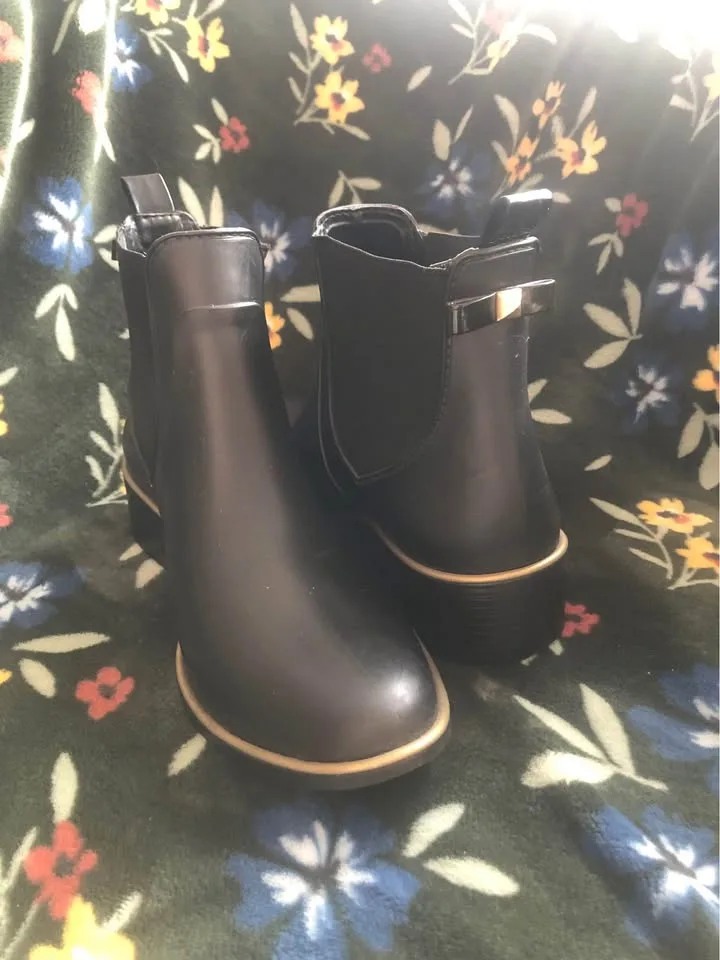 Kate Spade Chelsea Rain Boots image indicator(2)