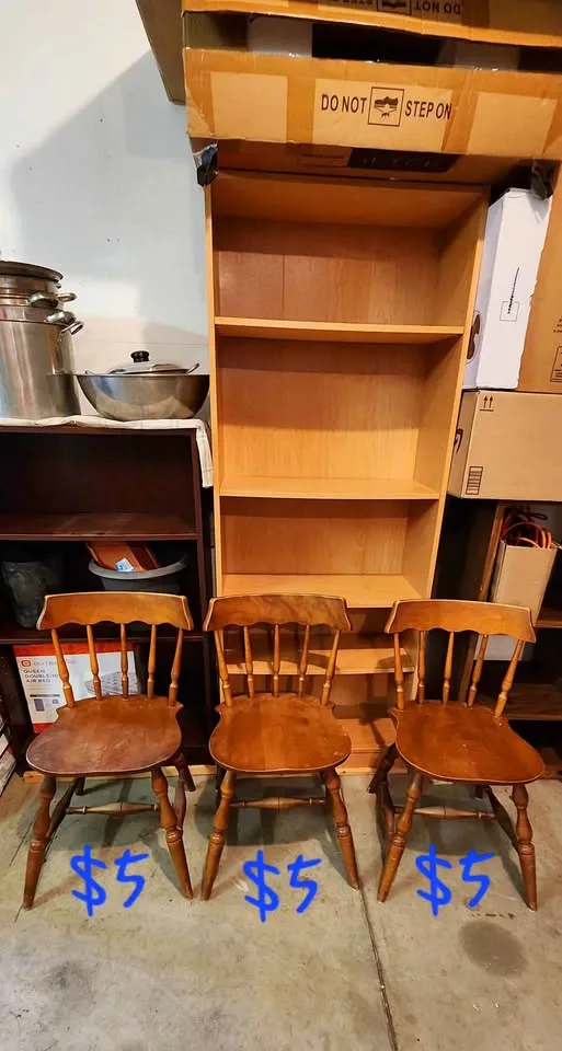 Closet, book case, shelf, chair, TV table image indicator(4)