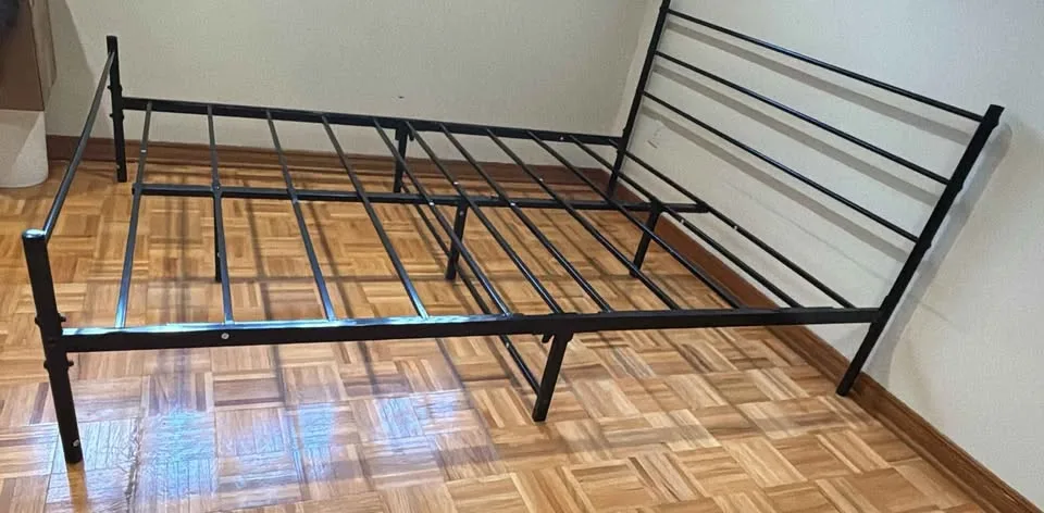 Queen Size Bed Frame and Mattress image indicator(3)