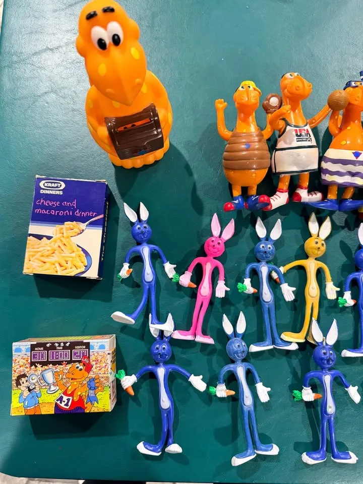 Vintage bendable toys, Cheeseasaurus area and bendy bunnies image indicator(3)