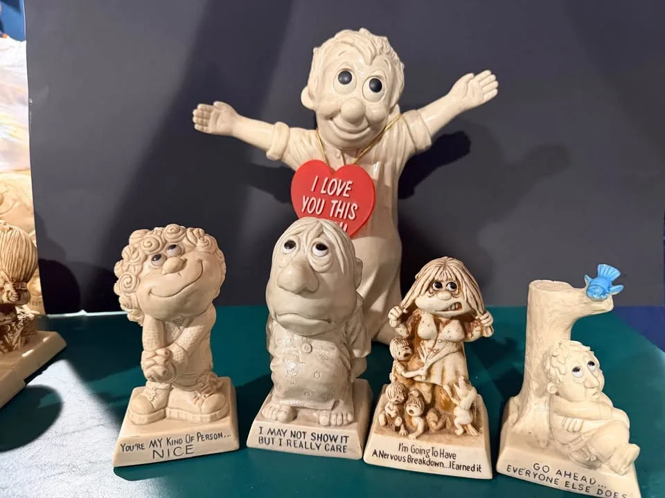 Vintage 1970s Russ Wallace Berries & Paula Figures, 33 image indicator(6)