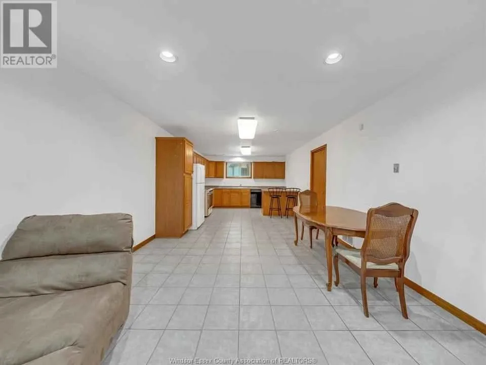 2 Beds 1 Bath - House image indicator(4)