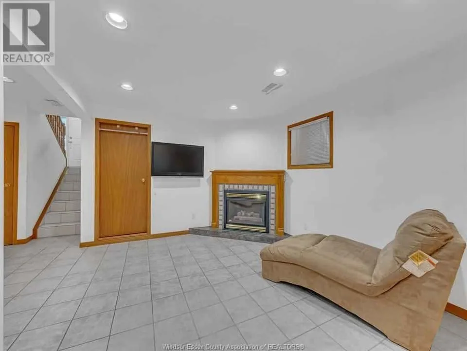 2 Beds 1 Bath - House image indicator(5)