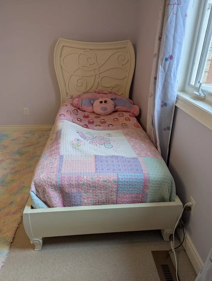 Girls Bedroom set image indicator(2)