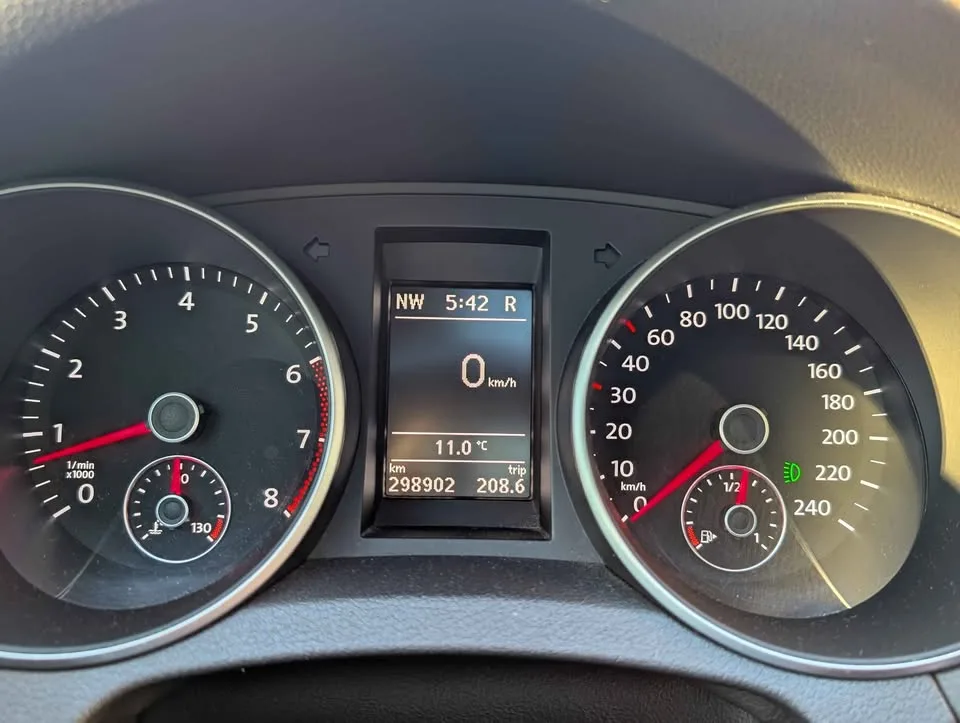 2012 Volkswagen Golf 2.5L Highline image indicator(6)