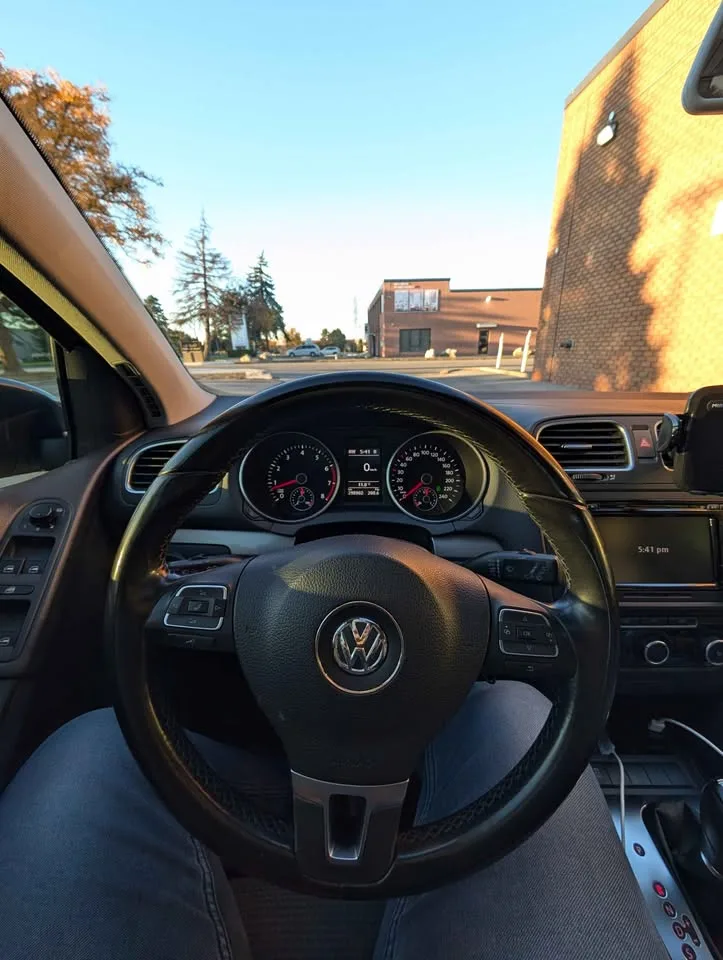 2012 Volkswagen Golf 2.5L Highline image indicator(8)