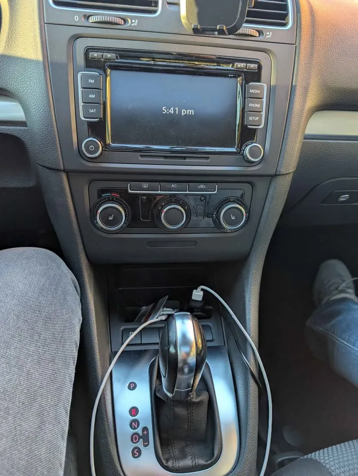 2012 Volkswagen Golf 2.5L Highline image indicator(9)