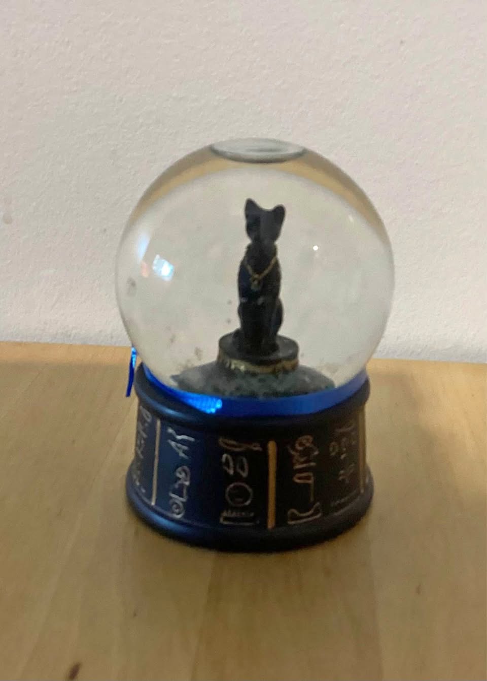 Cat globe