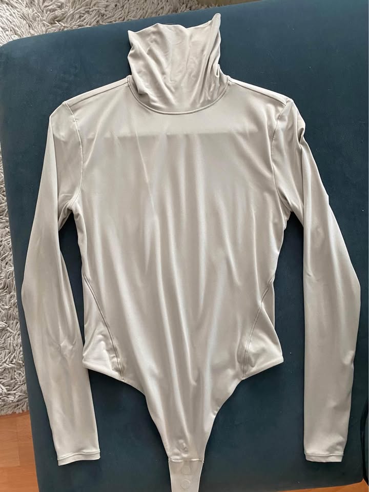 NWT lululemon Wundermost Nulu Turtleneck Bodysuit Size S - photo 4