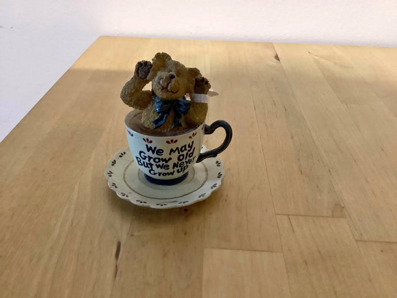 Two bear figures