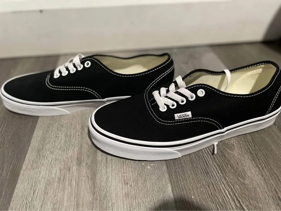 Brand new black canvas Vans! image indicator(2)
