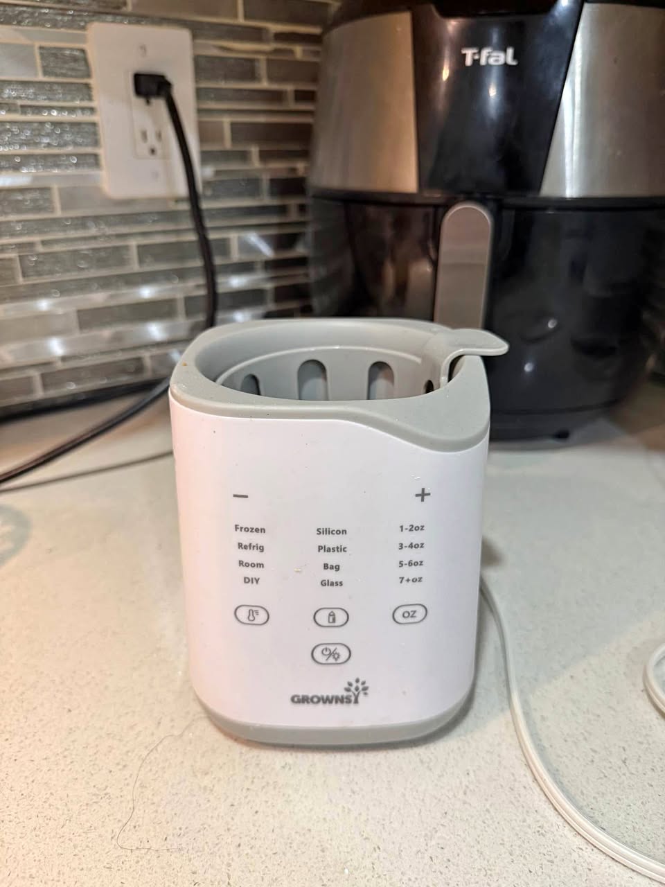 Grownsy bottle warmer for breastmilk and formula