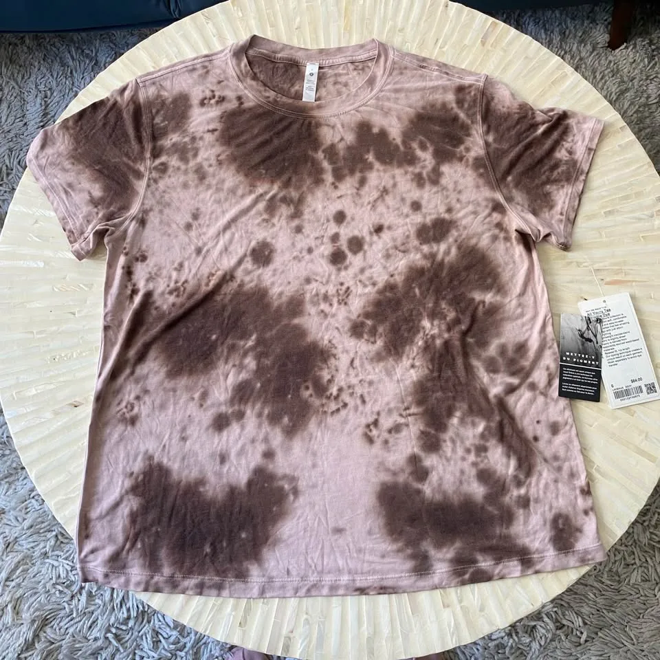 NWT Lululemon All Yours Marble Dye Tee - Size 6 image indicator(2)