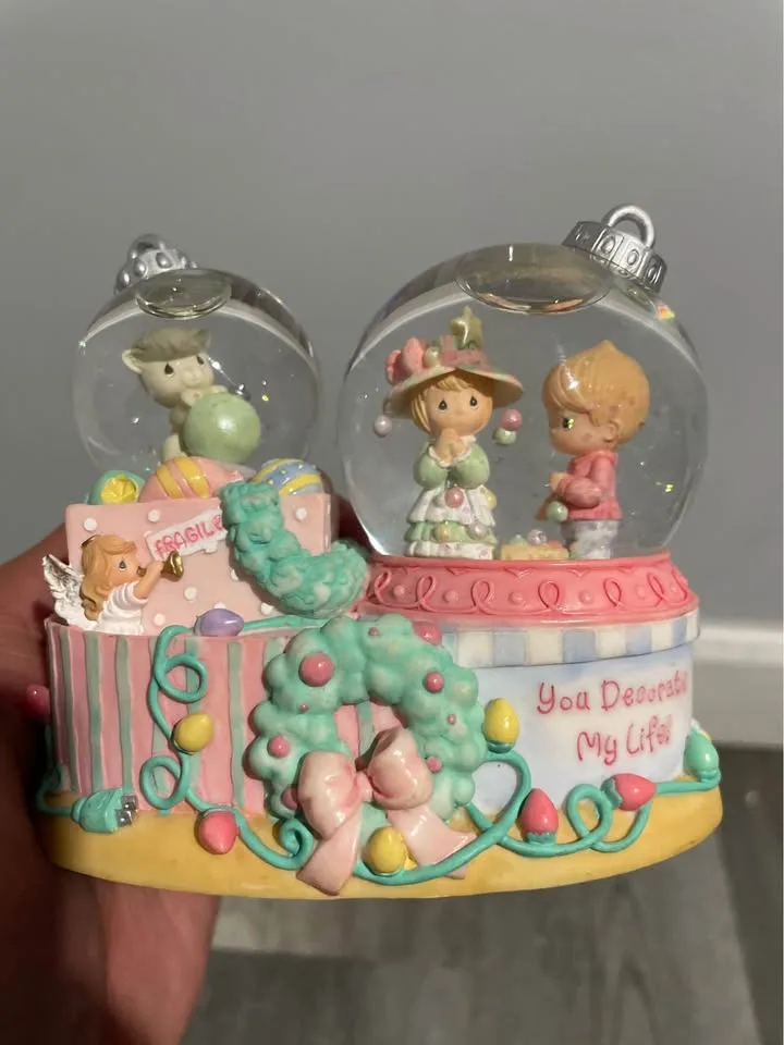 Precious moments musical snowglobes! image indicator(3)