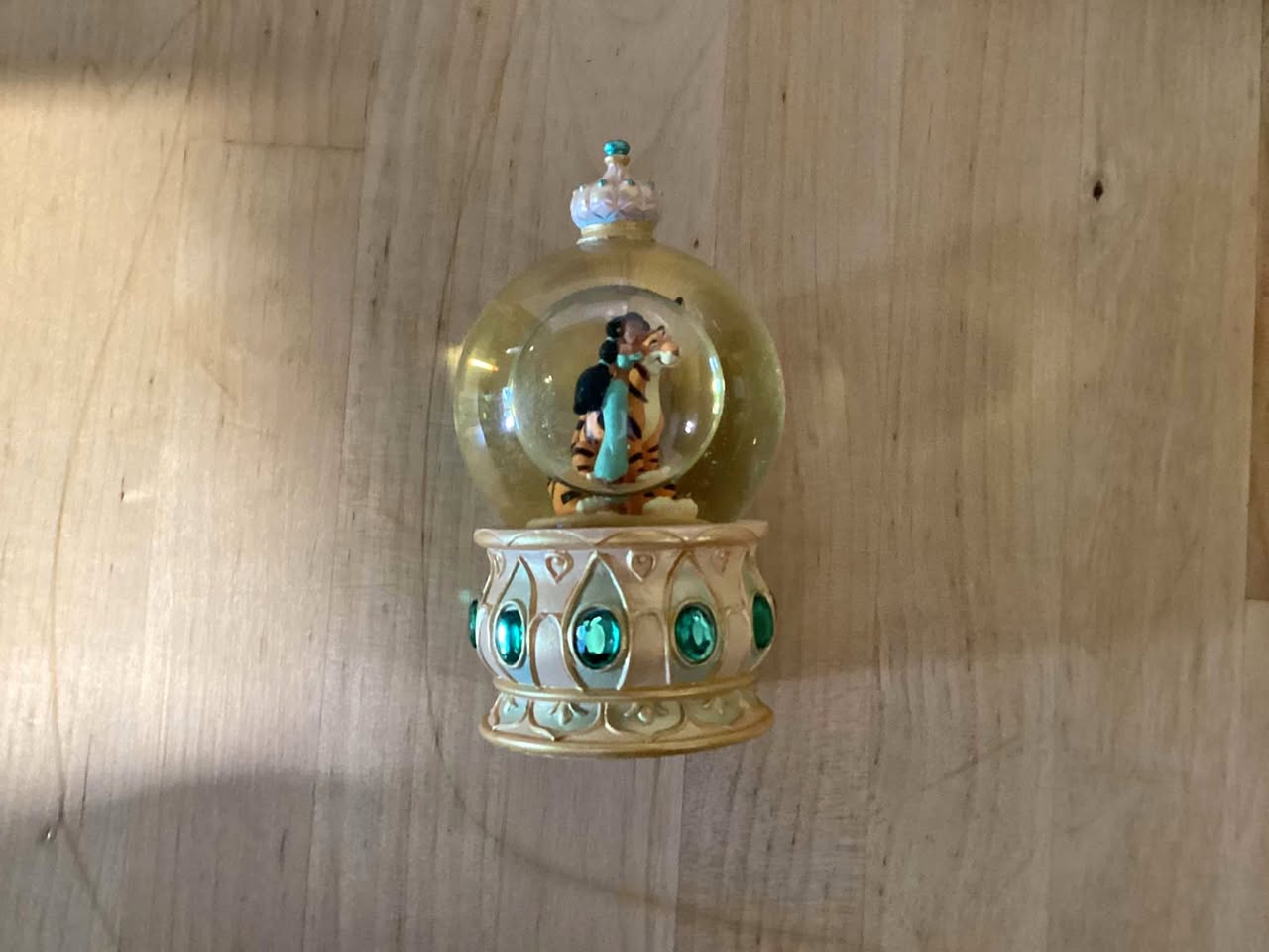 Jasmine globe