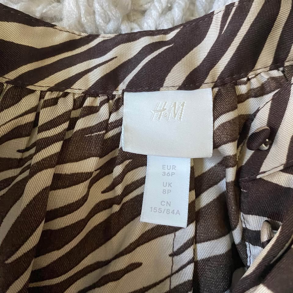 H&M Zebra Pattern Long Sleeve Dress - photo 2