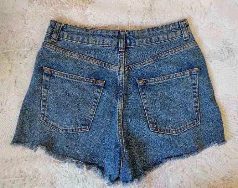 Topshop Rose Denim Shorts - Size 8 - photo 3