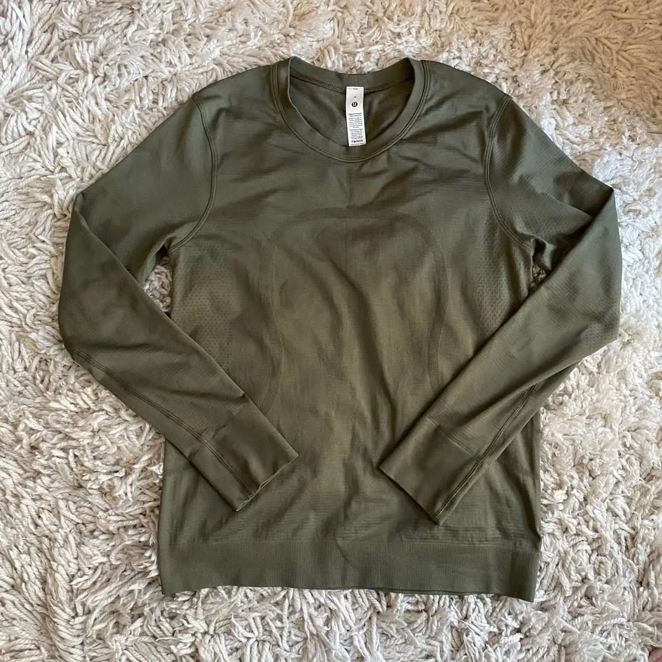 Lululemon Swiftly Relaxed Long Sleeve Shirt - Size 4, Army Green image indicator(4)