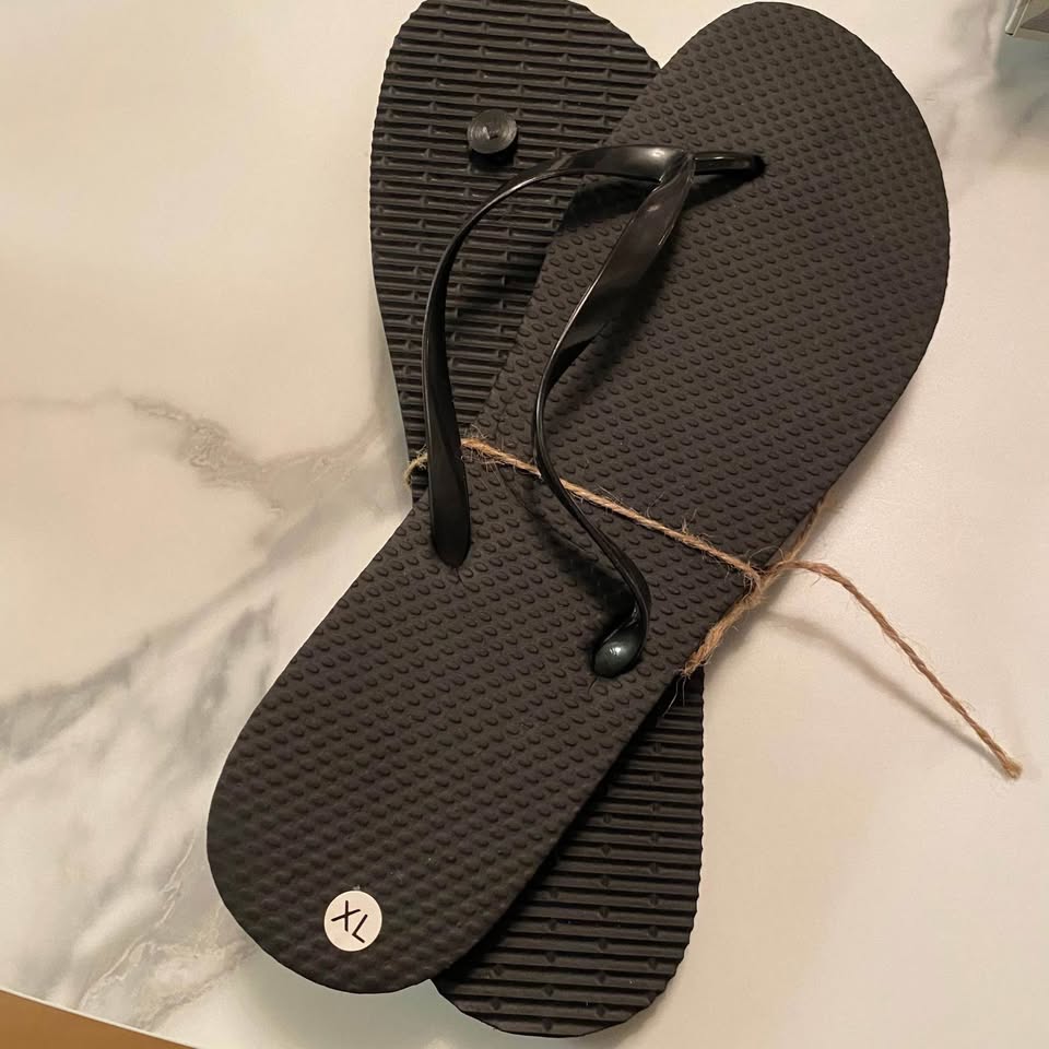 NWT Flip Flop - Unisex, Size XL - photo 3